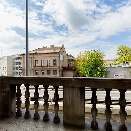 F4 Fiumei Budapeşte