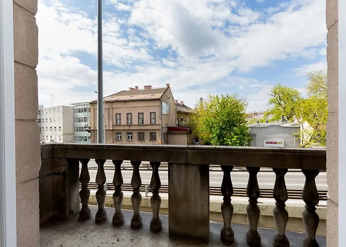 F4 Fiumei Budapest